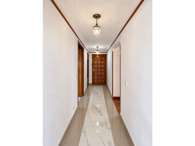 Apartamento de 2 alcobas en venta en Santa Barbara, Bogotá, 90 m² · foto 8 de 24