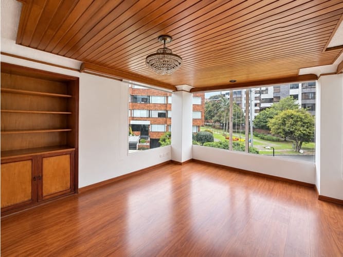 Apartamento de 2 alcobas en venta en Santa Barbara, Bogotá, 90 m² · foto 10 de 24