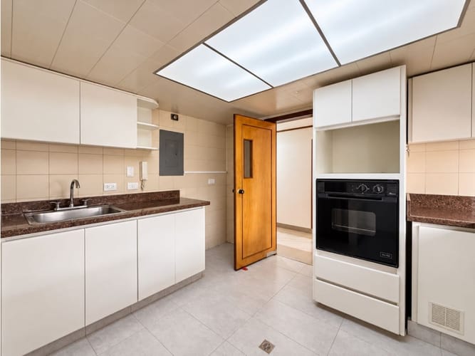 Apartamento de 2 alcobas en venta en Santa Barbara, Bogotá, 90 m² · foto 12 de 24