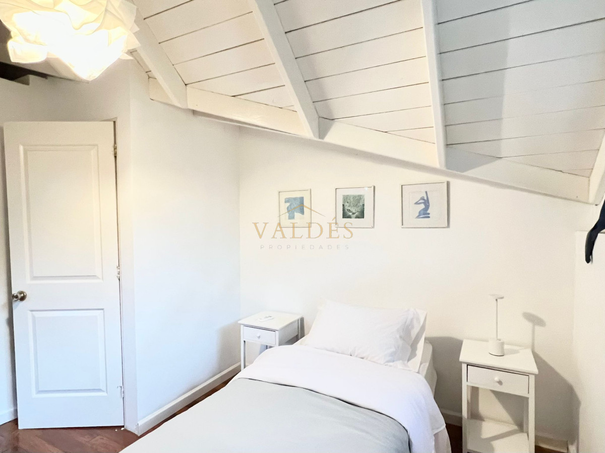En venta y alquiler anual hermosa casa en Punta ballena de 4 dormitorios · Foto 5