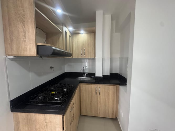 Apartamento de 1 alcoba en venta en Cristo Rey, Medellín, 120 m² · foto 2 de 22