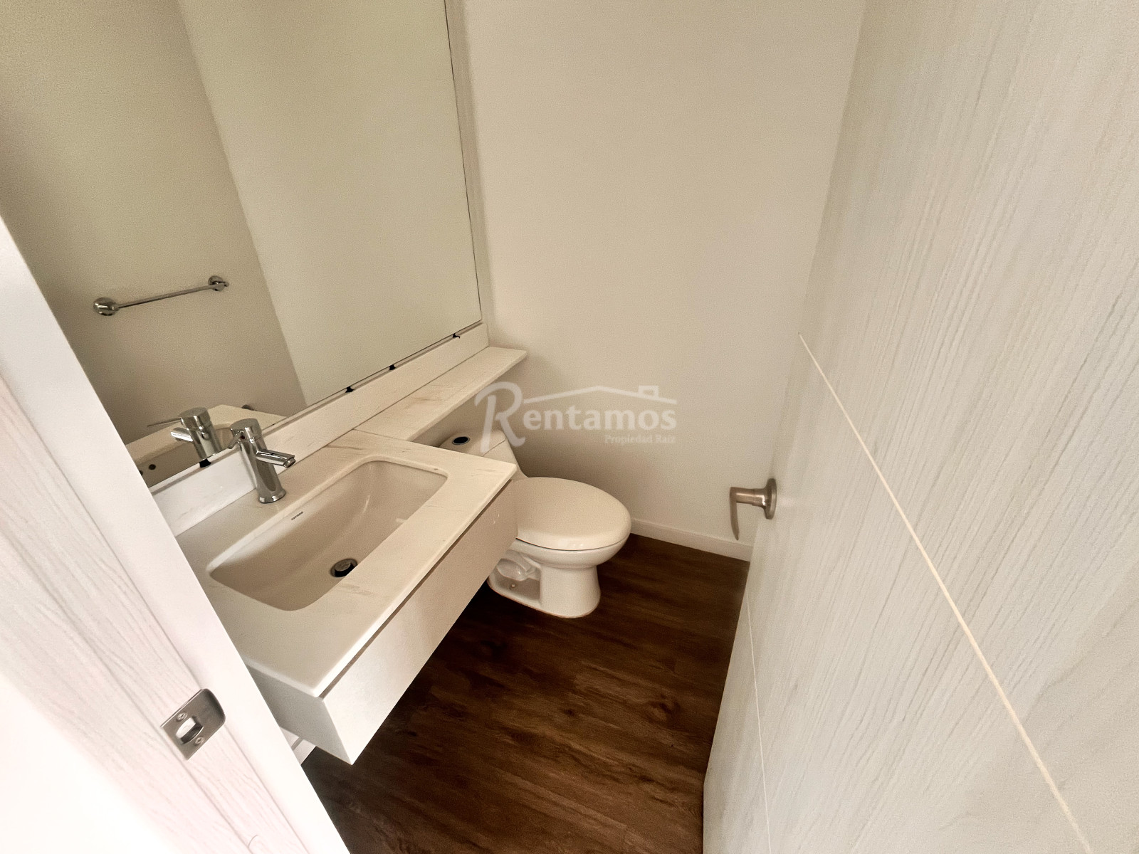 Apartamento en arriendo en Lalinde, Medellín · foto 4 de 24