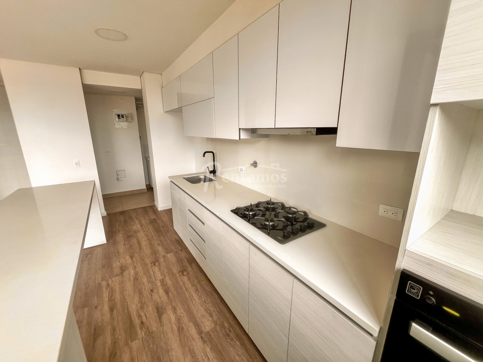 Apartamento en arriendo en Lalinde, Medellín · foto 8 de 24