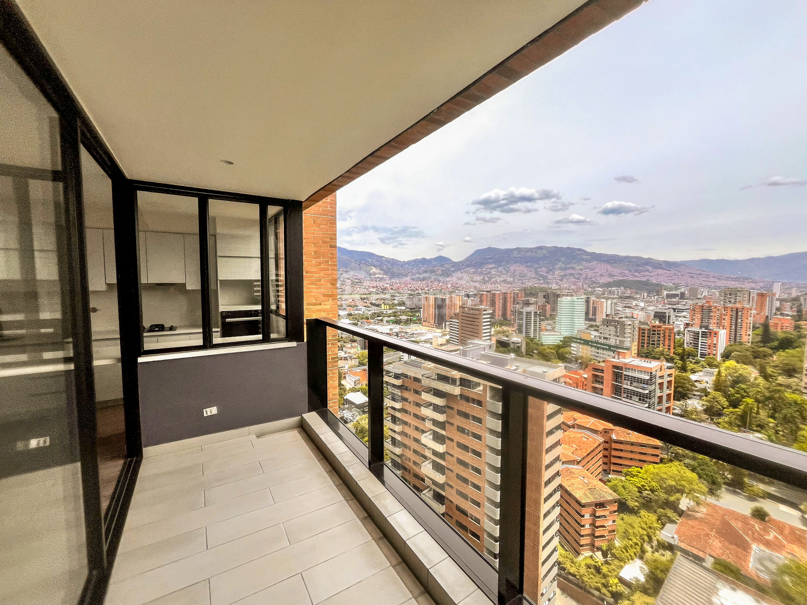 Apartamento en arriendo en Lalinde, Medellín · foto 11 de 24
