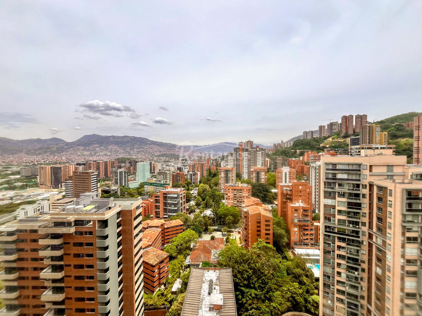 Apartamento en arriendo en Lalinde, Medellín · foto 12 de 24
