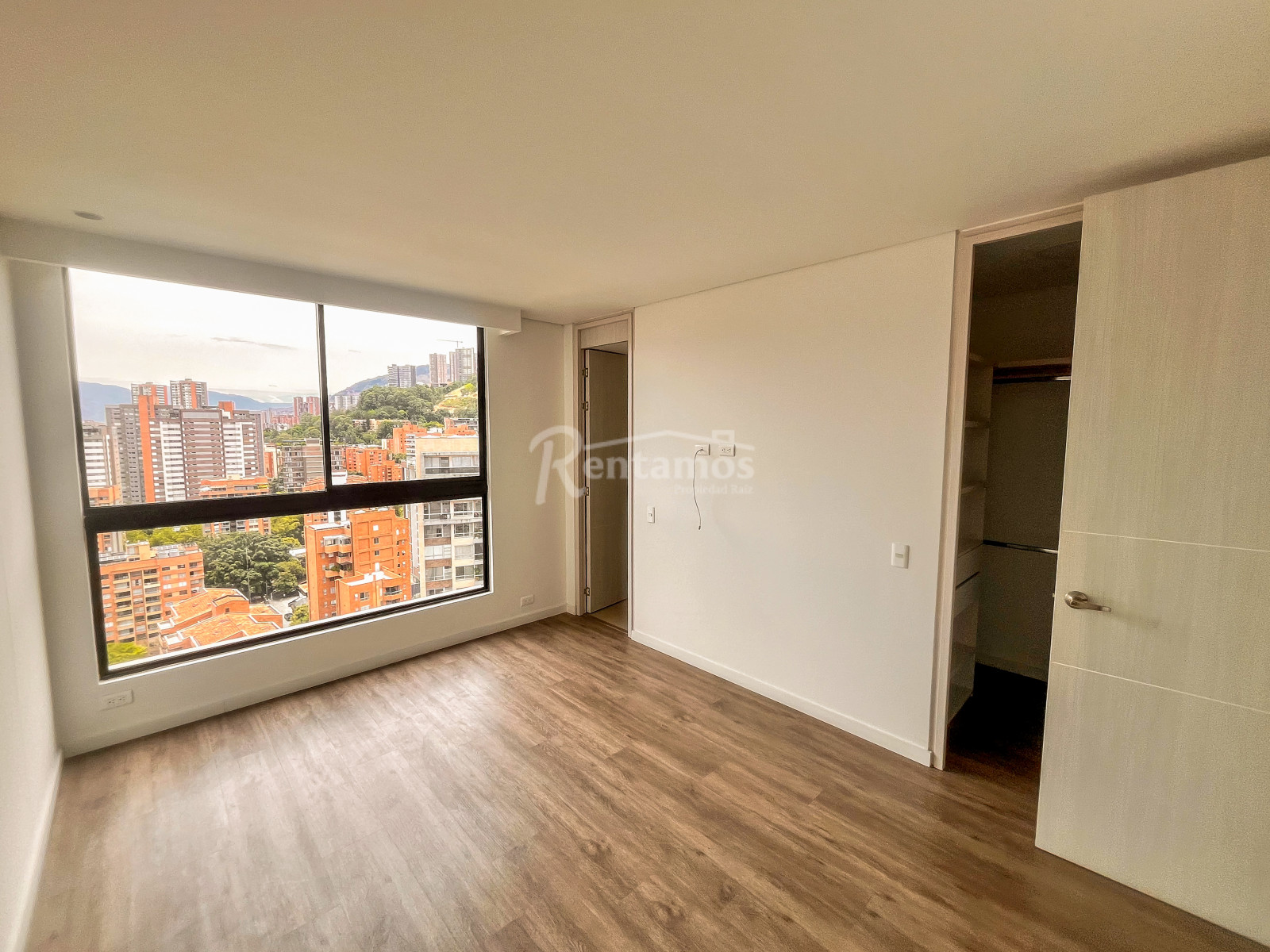 Apartamento en arriendo en Lalinde, Medellín · foto 16 de 24