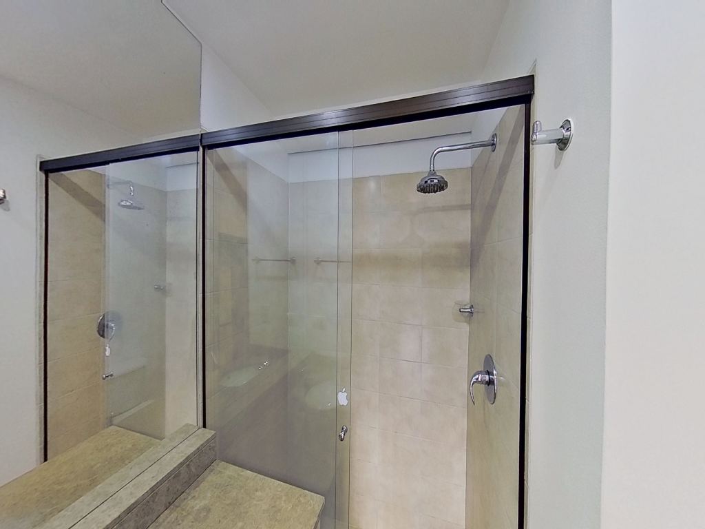 Apartamento en venta en El Poblado, Medellín · foto 2 de 13