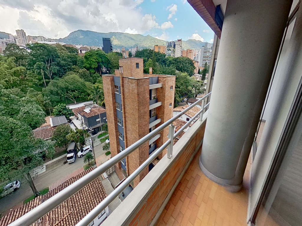 Apartamento en venta en El Poblado, Medellín · foto 5 de 13