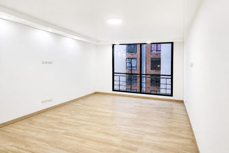 Apartamento de 3 alcobas en venta en La Estancia, Madrid, 54 m² · foto 2 de 13