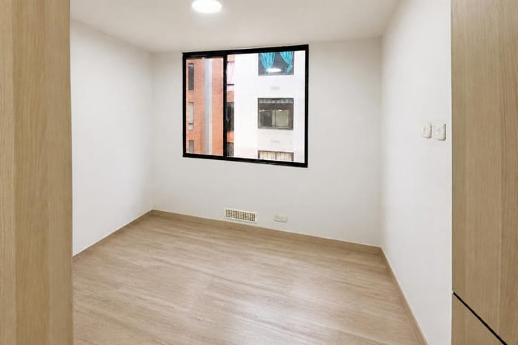 Apartamento de 3 alcobas en venta en La Estancia, Madrid, 54 m² · foto 9 de 13
