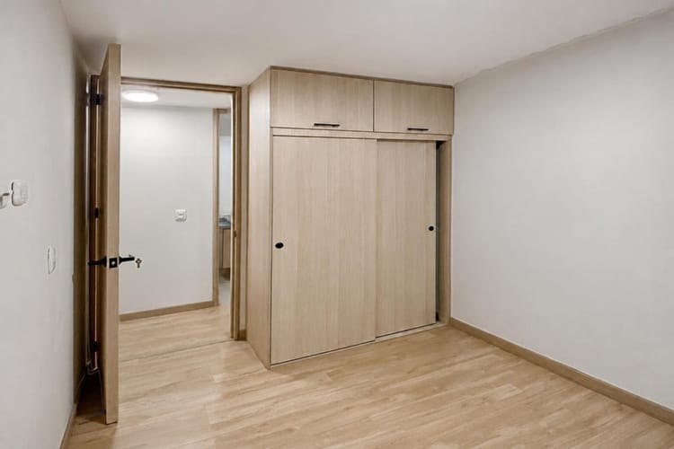Apartamento de 3 alcobas en venta en La Estancia, Madrid, 54 m² · foto 10 de 13
