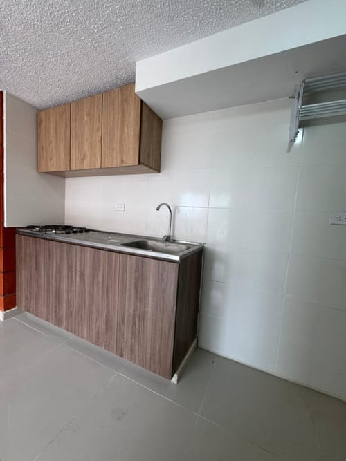 Apartamento de 3 alcobas en arriendo en Centro Poblado Pablo Vi, Madrid, 58 m² · foto 2 de 11