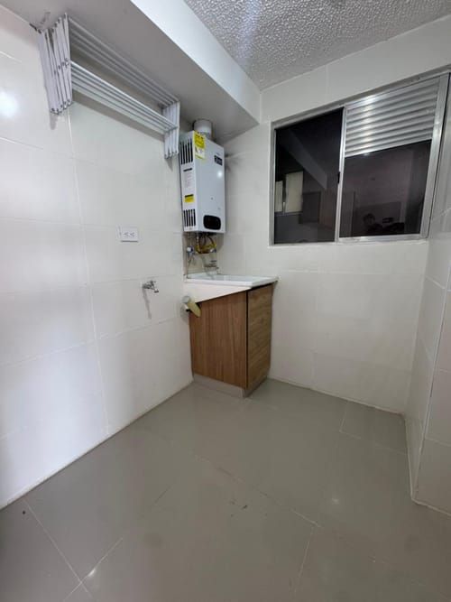 Apartamento de 3 alcobas en arriendo en Centro Poblado Pablo Vi, Madrid, 58 m² · foto 6 de 11