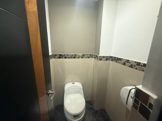 Casa en venta en Lorena, Medellín, 580 m² · foto 19 de 24