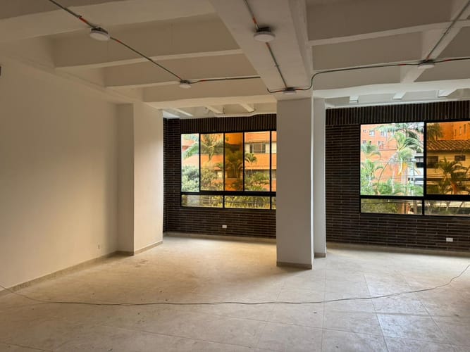 Local en venta en Laureles, Medellín, 90 m² · foto 4 de 5