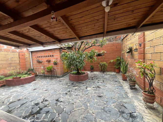 Casa de 5 alcobas en venta en Cristobal, Medellín, 130 m² · foto 17 de 24