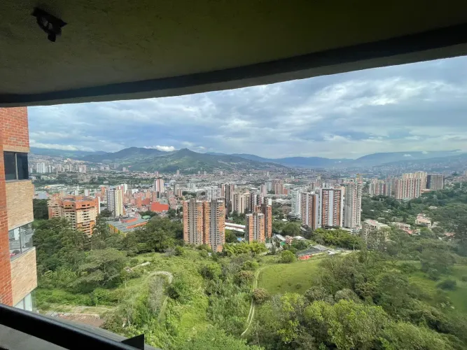 Apartamento de 4 alcobas en venta en Mayorca, Sabaneta, 160 m² · foto 2 de 24