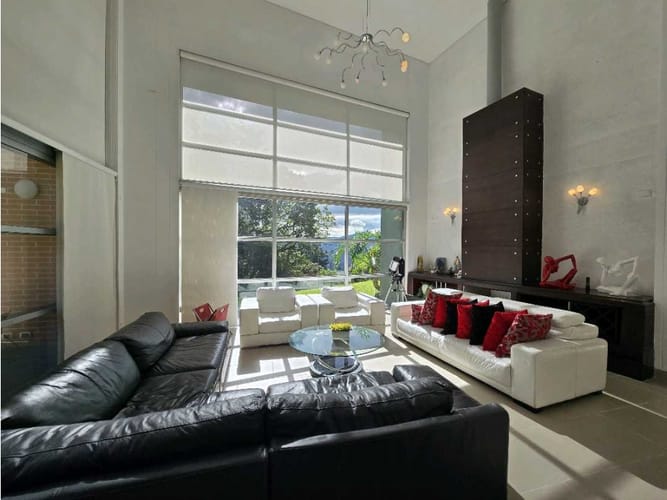 Casa de 4 alcobas en venta en Los Balsos, Medellín, 355 m² · foto 10 de 24