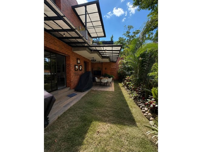 Casa de 3 alcobas en venta en Ciudad Jardin, Cali, 236 m² · foto 2 de 19
