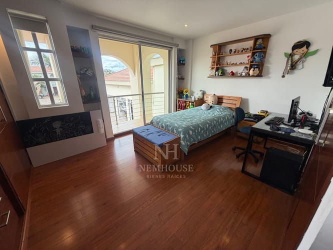 Casa de 5 alcobas en venta en San Simón, Bogotá, 472 m² · foto 16 de 24