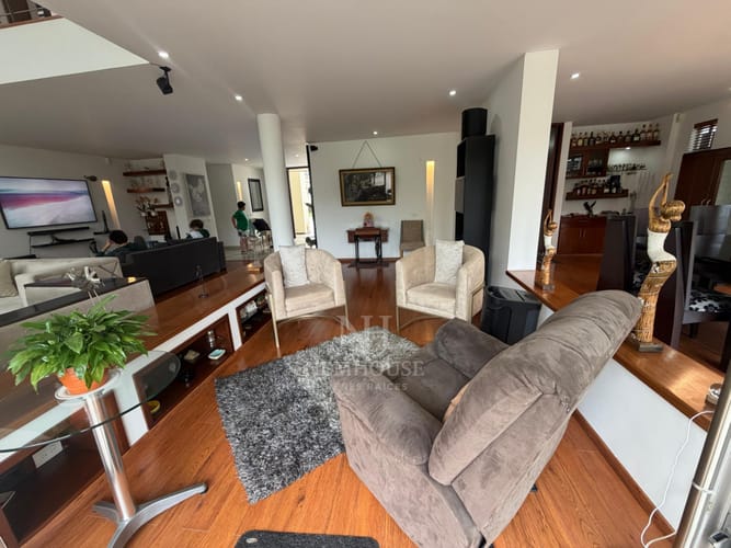 Casa de 5 alcobas en venta en San Simón, Bogotá, 472 m² · foto 5 de 24