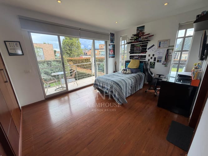 Casa de 5 alcobas en venta en San Simón, Bogotá, 472 m² · foto 17 de 24