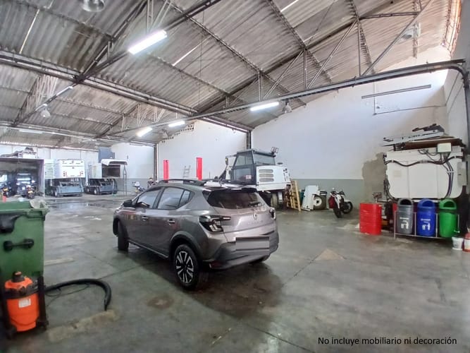 Bodega en arriendo en Perpetuo Socorro, Medellín, 553 m² · foto 5 de 10