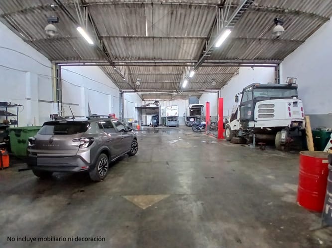 Bodega en arriendo en Perpetuo Socorro, Medellín, 553 m² · foto 6 de 10