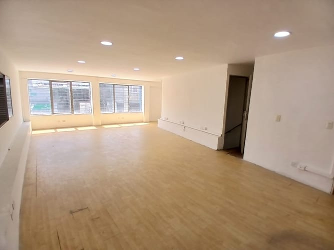 Bodega en arriendo en Perpetuo Socorro, Medellín, 553 m² · foto 7 de 10