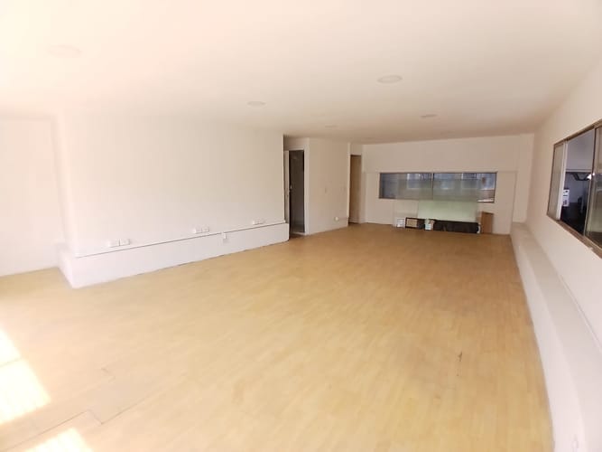 Bodega en arriendo en Perpetuo Socorro, Medellín, 553 m² · foto 10 de 10