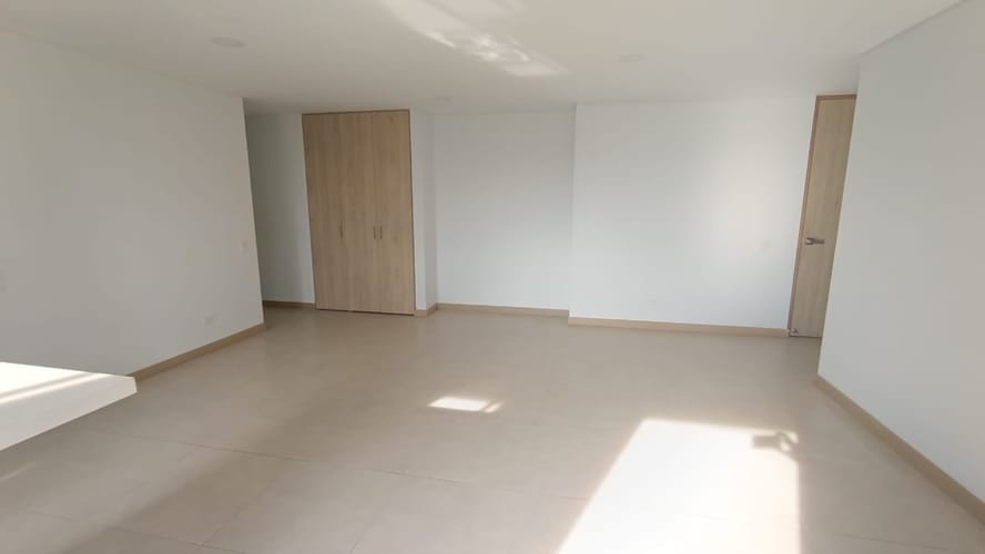 Apartamento de 3 alcobas en arriendo en Loma Del Indio, Medellín, 96 m² · foto 3 de 14