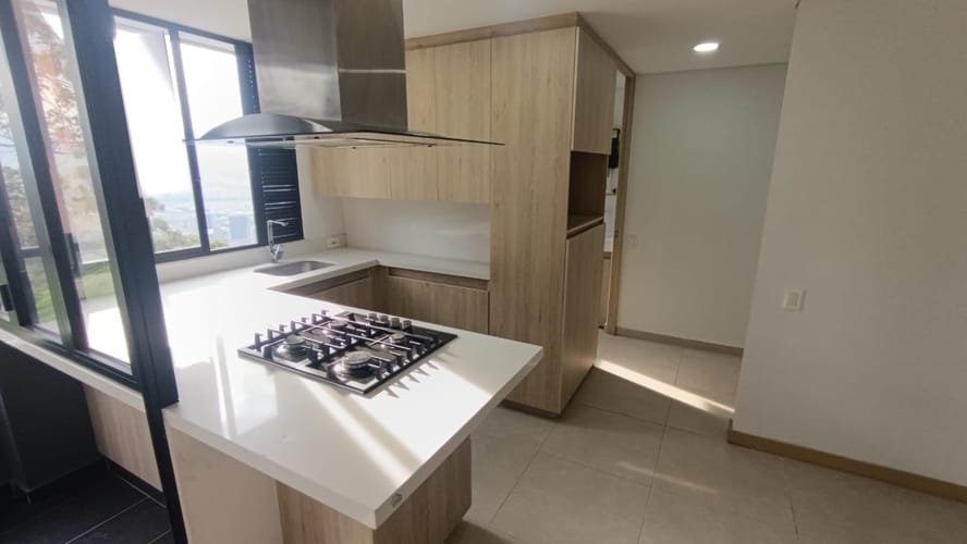Apartamento de 3 alcobas en arriendo en Loma Del Indio, Medellín, 96 m² · foto 6 de 14