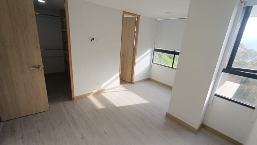 Apartamento de 3 alcobas en arriendo en Loma Del Indio, Medellín, 96 m² · foto 7 de 14