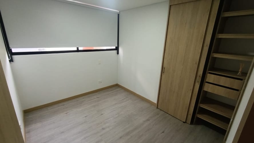 Apartamento de 3 alcobas en arriendo en Loma Del Indio, Medellín, 96 m² · foto 9 de 14