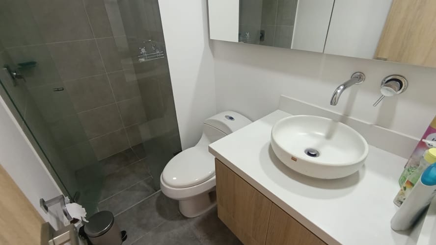 Apartamento de 3 alcobas en arriendo en Loma Del Indio, Medellín, 96 m² · foto 13 de 14