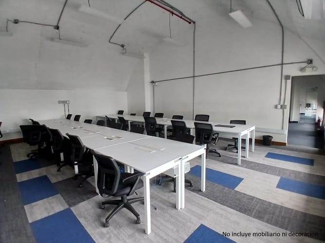 Local en arriendo en Los Balsos, Medellín, 1863 m² · foto 6 de 10