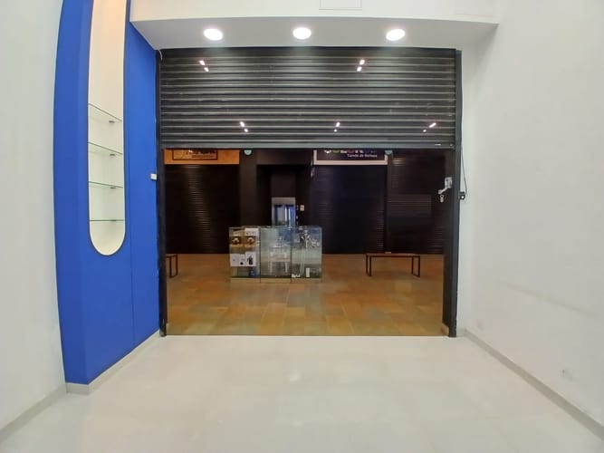 Local en arriendo en Los Colores, Medellín, 30 m² · foto 4 de 10