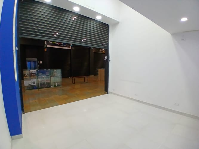 Local en arriendo en Los Colores, Medellín, 30 m² · foto 5 de 10
