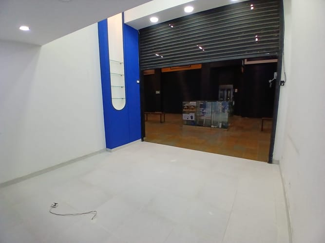 Local en arriendo en Los Colores, Medellín, 30 m² · foto 6 de 10