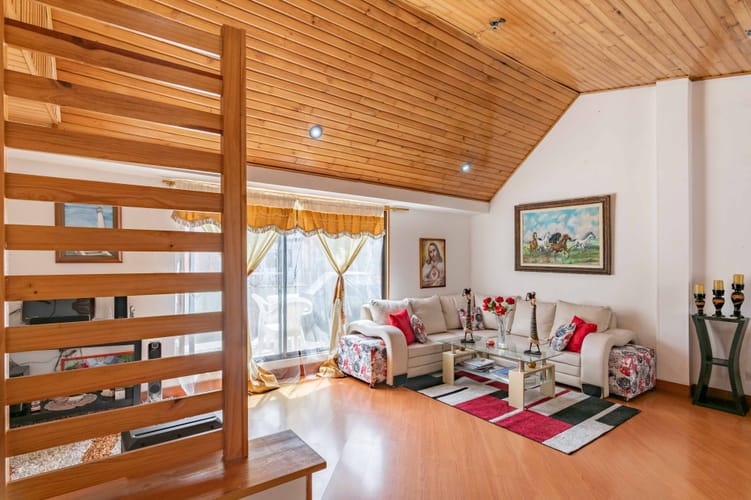 Apartamento de 4 alcobas en venta en Chico Norte, Bogotá, 159 m² · foto 2 de 20