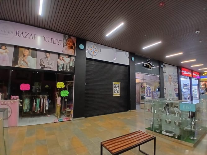 Local en arriendo en Los Colores, Medellín, 30 m² · foto 10 de 10