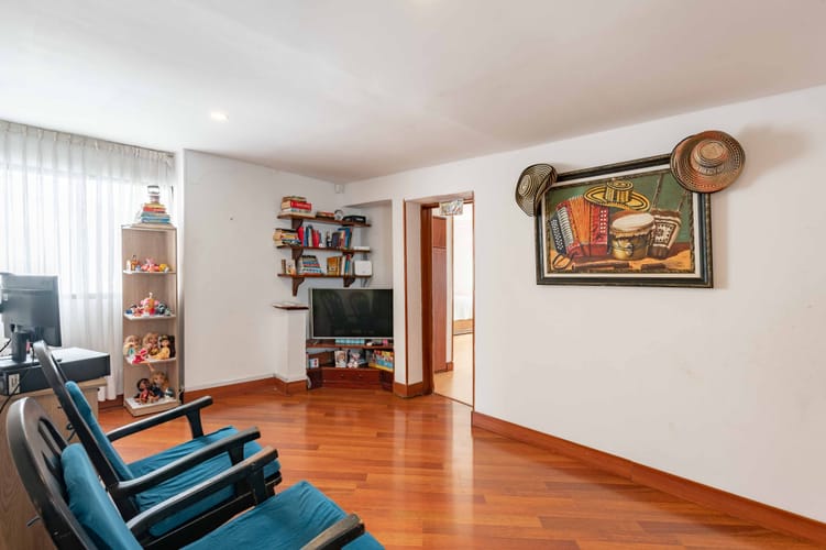 Apartamento de 4 alcobas en venta en Chico Norte, Bogotá, 159 m² · foto 8 de 20