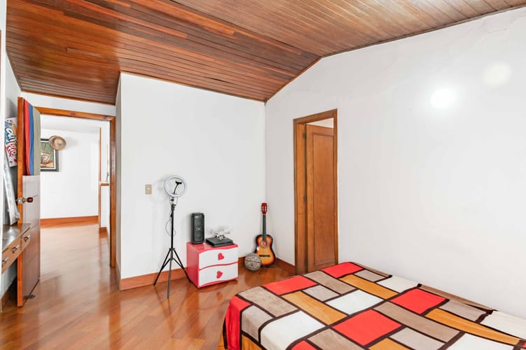 Apartamento de 4 alcobas en venta en Chico Norte, Bogotá, 159 m² · foto 14 de 20