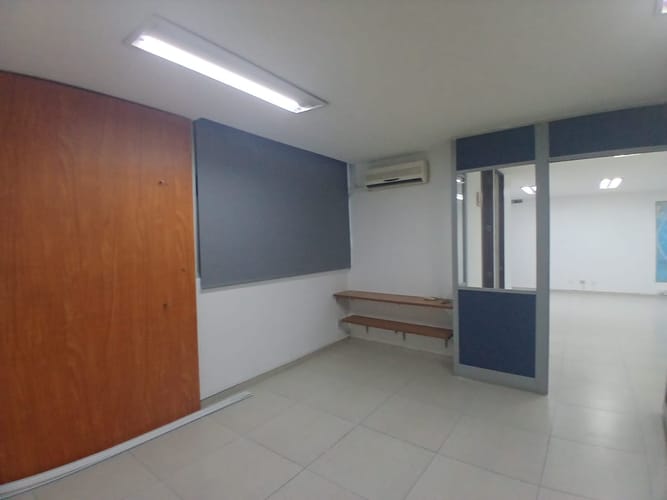 Oficina en arriendo en Los Balsos, Medellín, 93 m² · foto 7 de 13