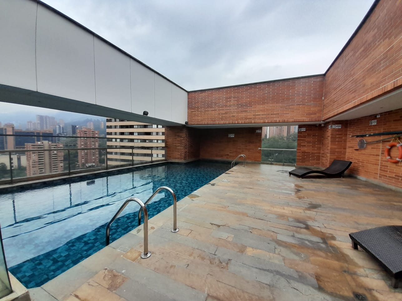 Apartaestudio en arriendo en El Poblado, Medellín · foto 16 de 17
