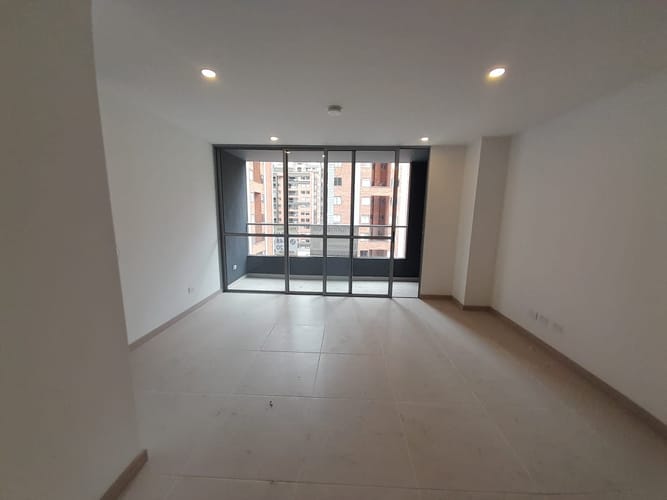 Apartamento de 3 alcobas en arriendo en Villa Carlota, Medellín, 90 m² · foto 3 de 18