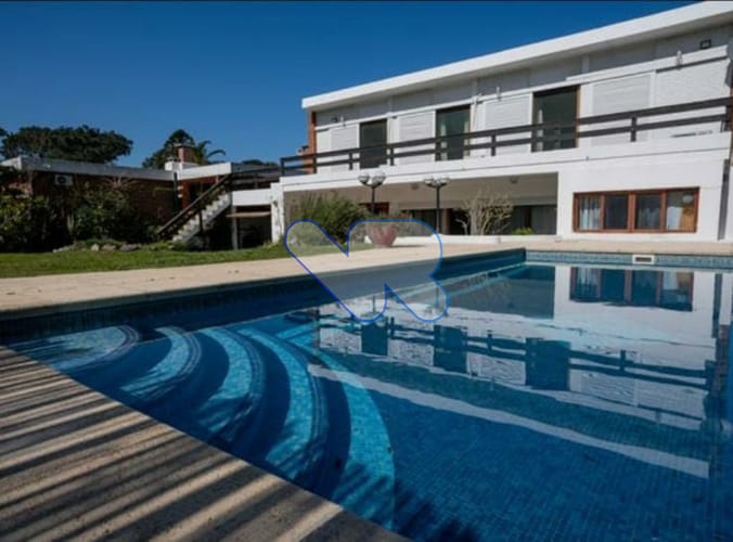 Vendo Casa 4D y dep serv Mansa con Piscina climatizada