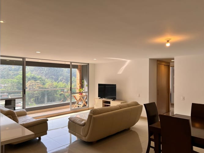 Apartamento de 3 alcobas en venta en San Jose, Sabaneta, 106 m² · foto 3 de 13