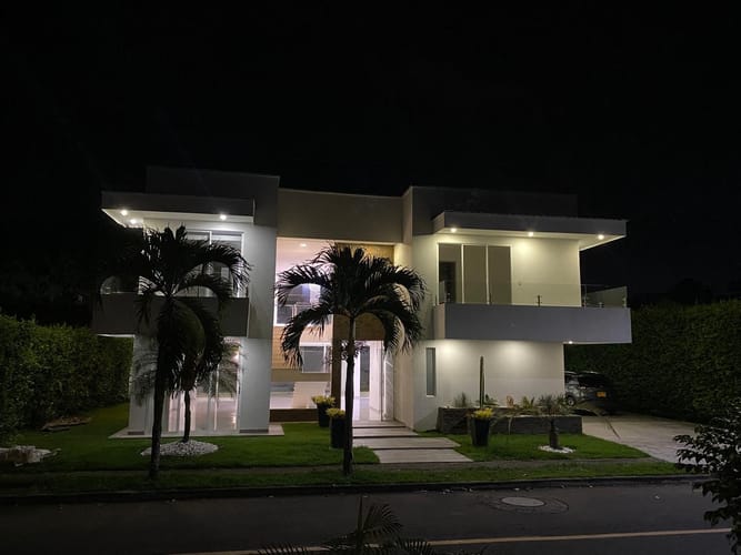 Casa de 5 alcobas en venta en Cr. Valle Verde, Jamundí, 572 m² · foto 2 de 16