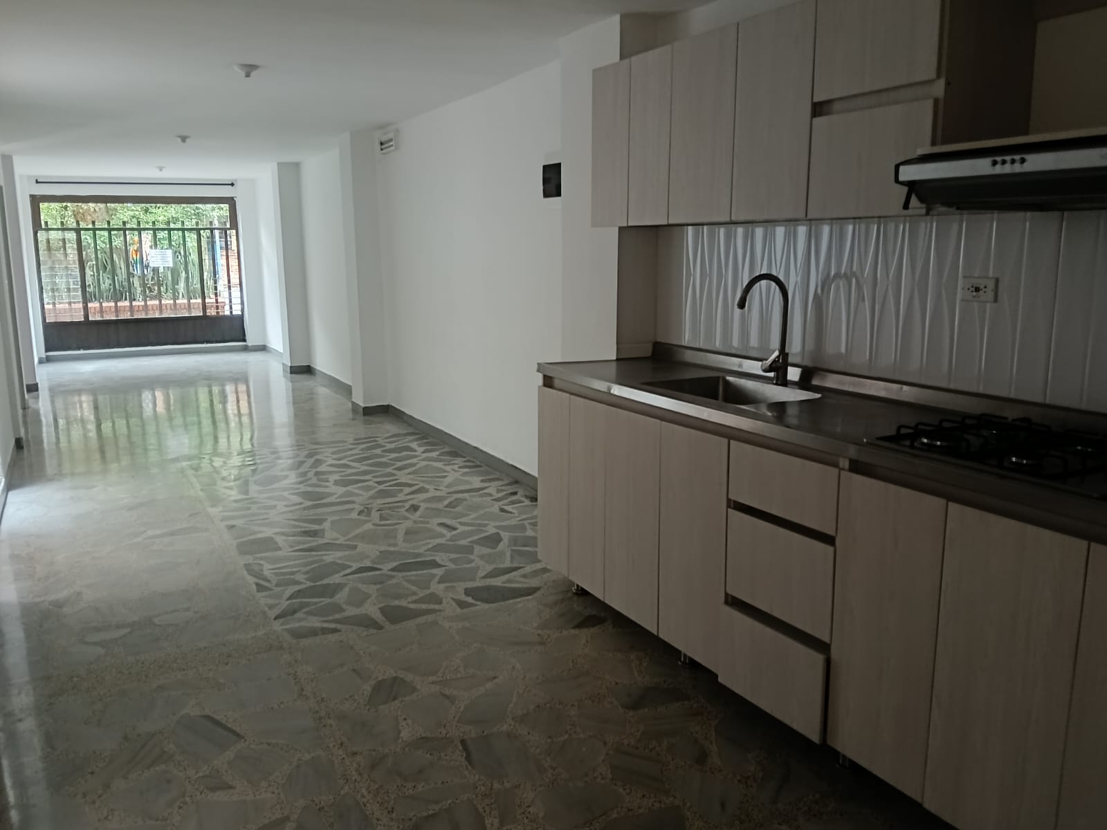 Apartamento en arriendo en Obrero, Envigado · foto 3 de 14